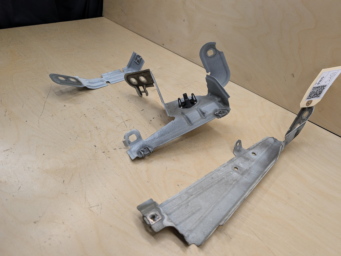 2011-2016 BMW X3 F25 Front Right Passenger Fender Brackets SET 7267328