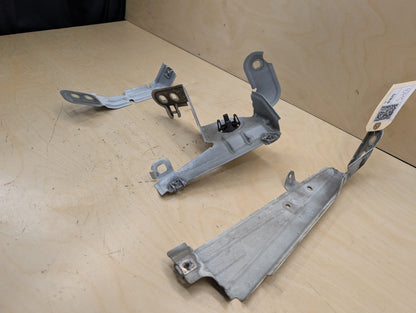2011-2016 BMW X3 F25 Front Right Passenger Fender Brackets SET 7267328