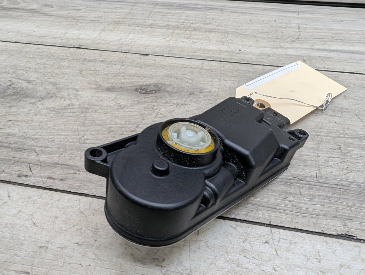OEM BMW G30 530 540 M550 G12 740 750 M760 Upper Grille Air Flap Motor Actuator