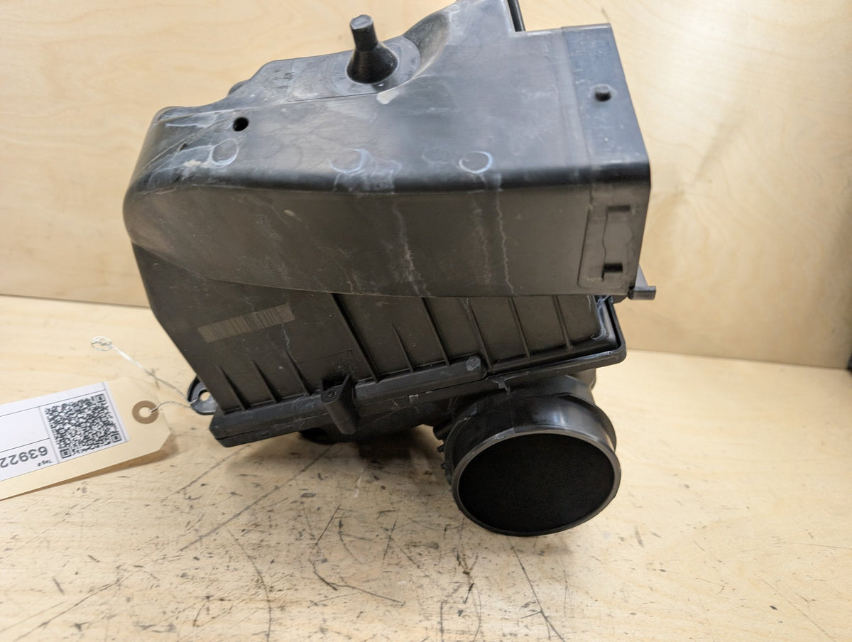 2018-2024 BMW G01 X3 B46B20O0 Engine Air Filter Box Assembly 8620945