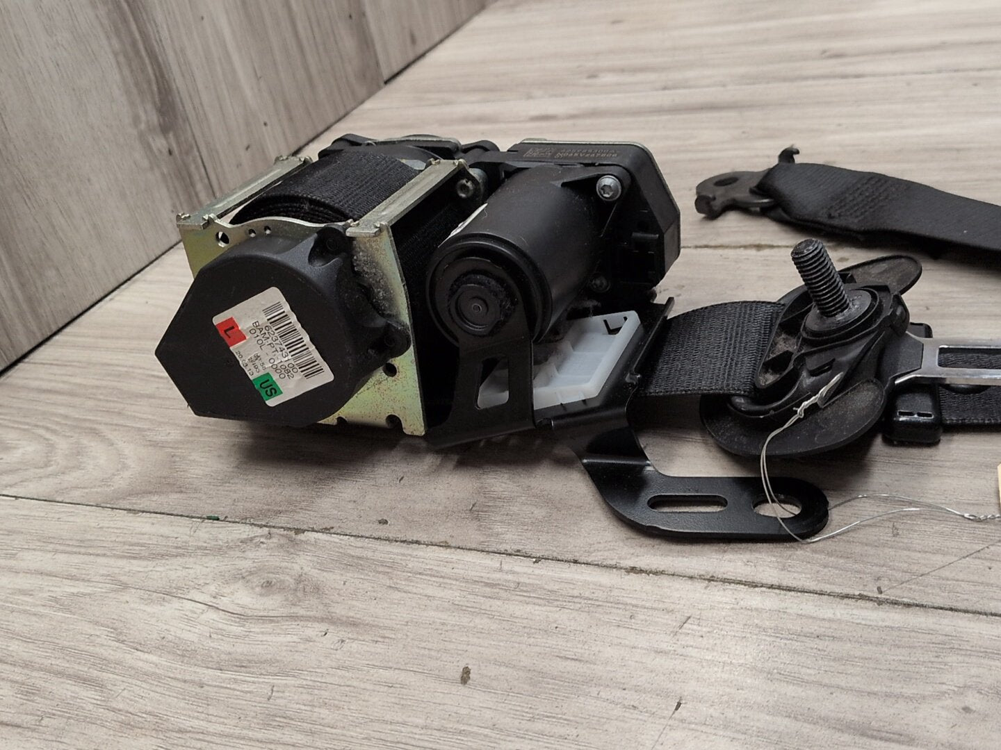 13-15 OEM BMW F01 F02 740 750 Front Left Seat Belt Seatbelt Retractor Black