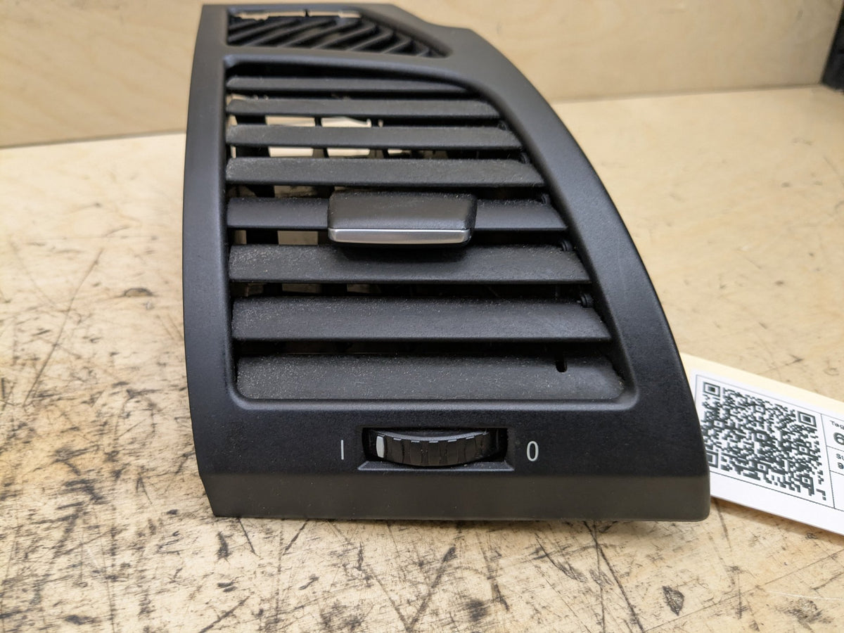 08-13 OEM BMW E82 E88 128 135 Dash Dashboard Right Passenger AC Air Vent Grille