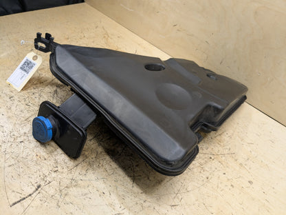 OEM BMW G12 G30 540 M550 750 M760 Windshield Wiper Washer Reservoir Tank Pump