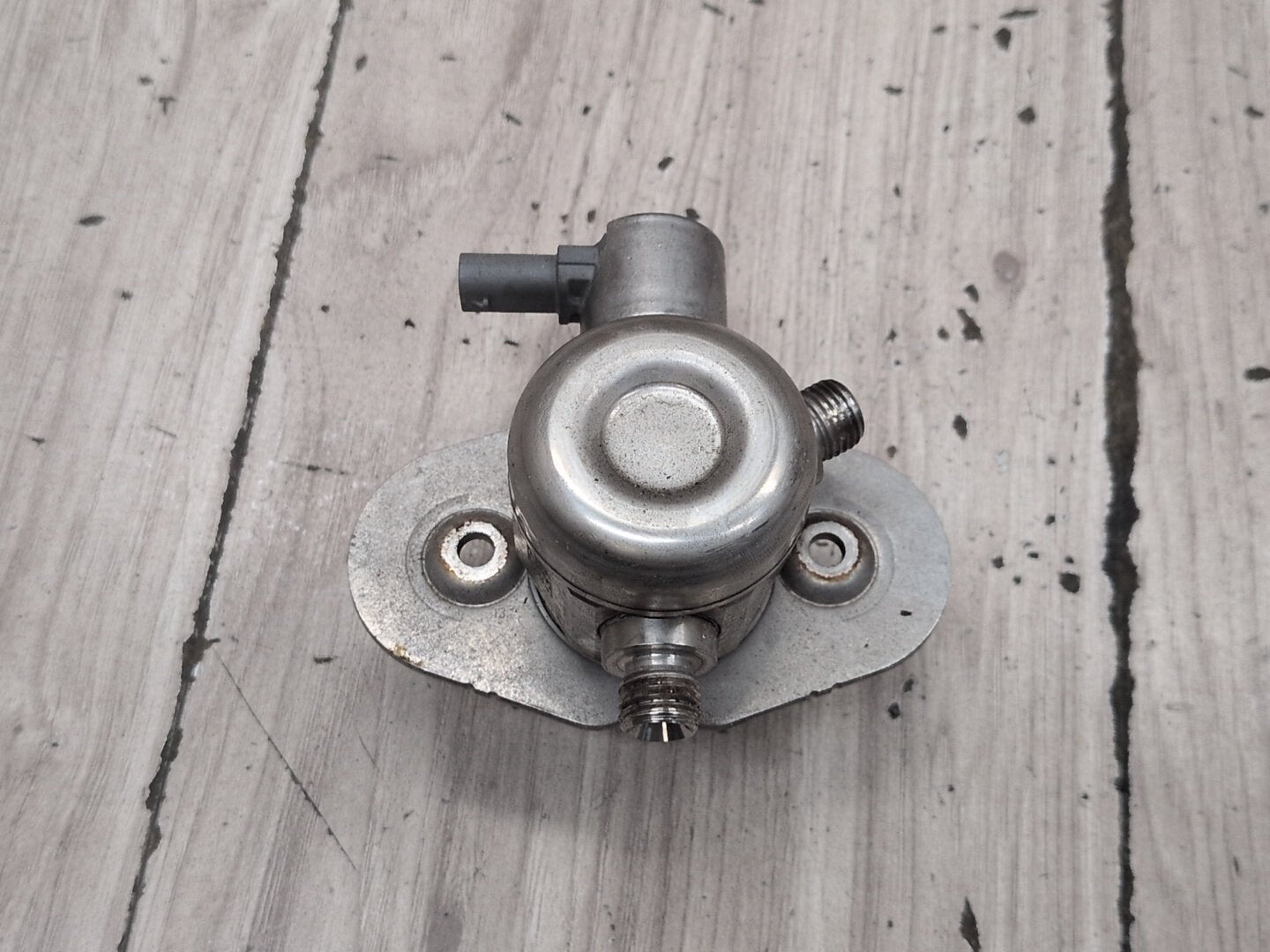 OEM BMW F06 F10 F13 F15 F16 F85 X5 Engine N63 S63 HPFP High Pressure Fuel Pump