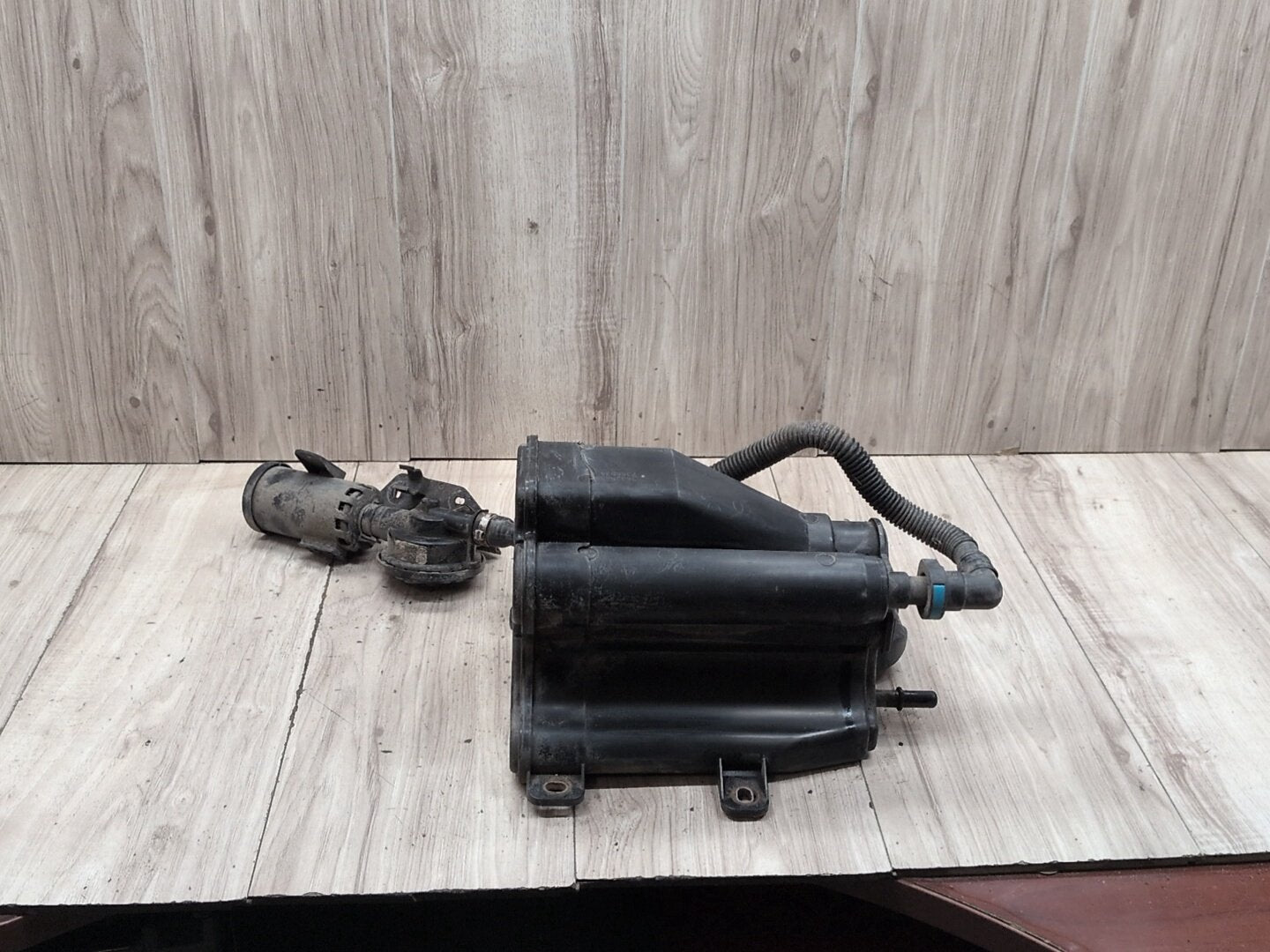 OEM BMW G11 G12 740 750 M760 Charcoal Filter Fuel Tank Vapor Evaporator Canister