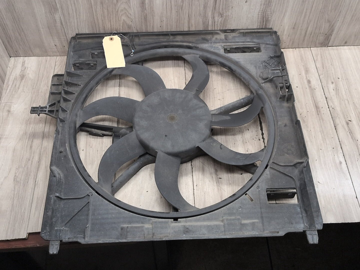 2007-2013 BMW X5 E70 Radiator Fan Shroud Housing w/ Motor 7558428