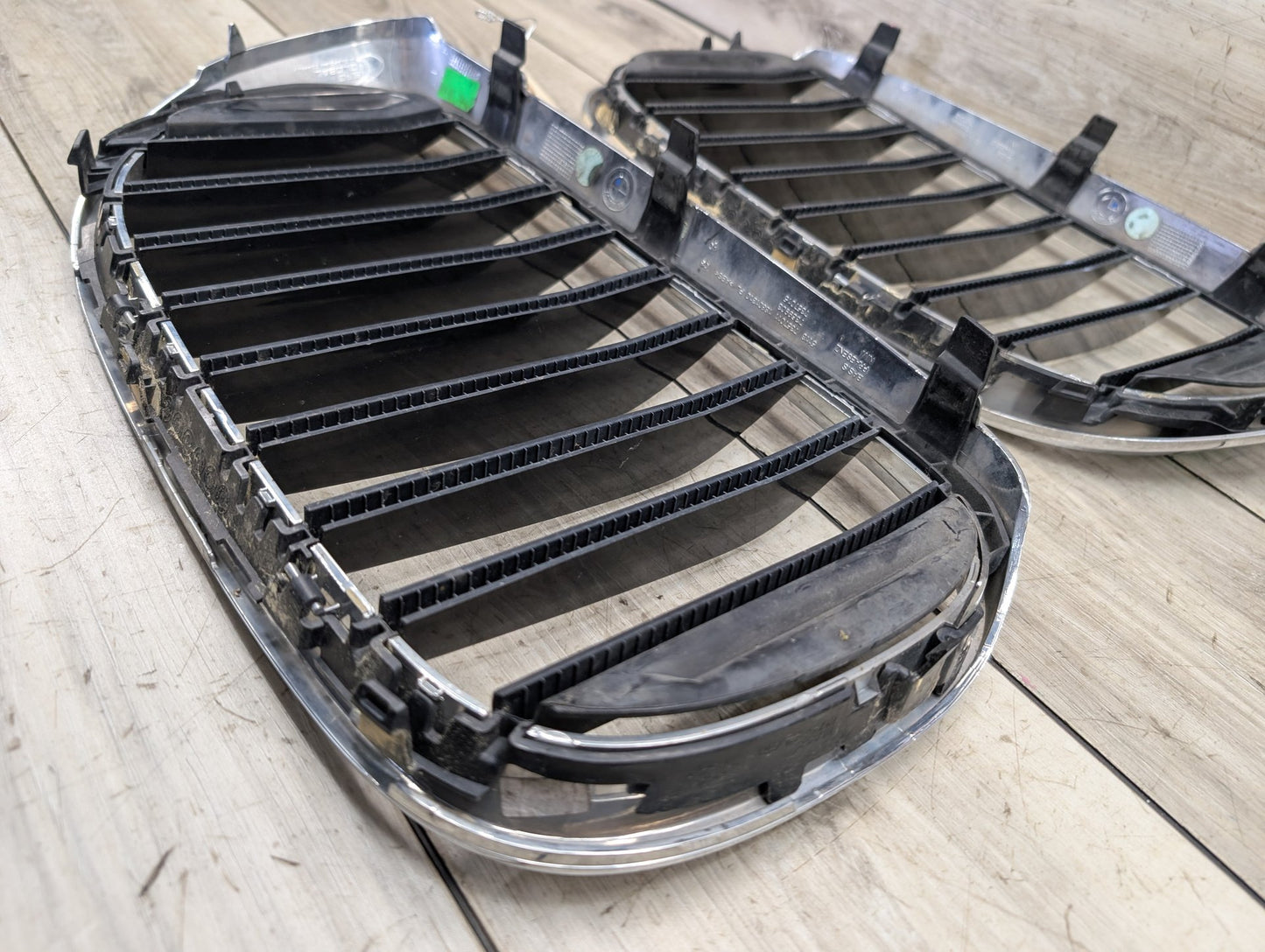 2016-2022 BMW 750Li G12 Front Left Right Upper Bumper Cover Kidney Grilles SET 7357012