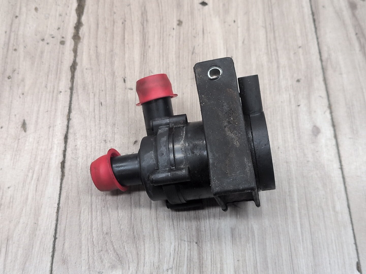 2015-2018 Audi 8U Q3 CCTA Engine Motor Cooling Auxiliary Water Pump 1K0965561J