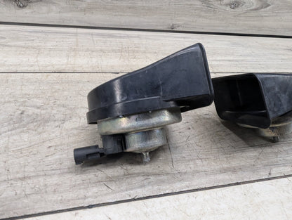 2007-2013 BMW 328i E93 Alarm Horns SET 7159421