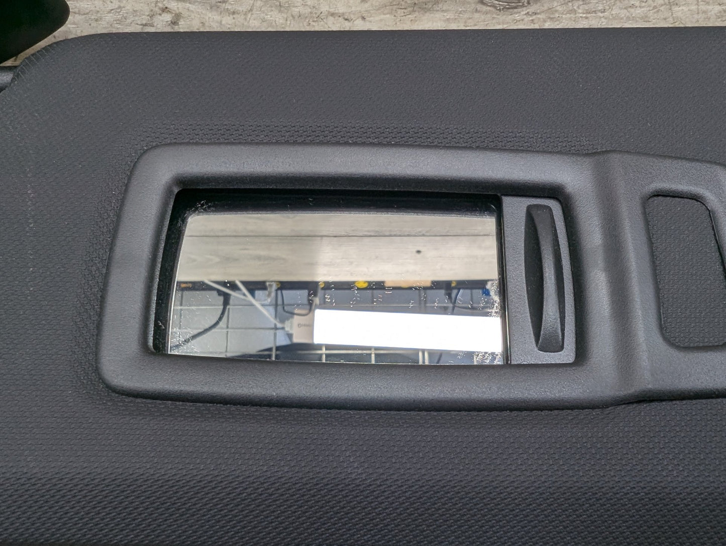 2018 - 2024 BMW X3 G01 Front Left Driver Sun Visor 8071073 B58B30O1