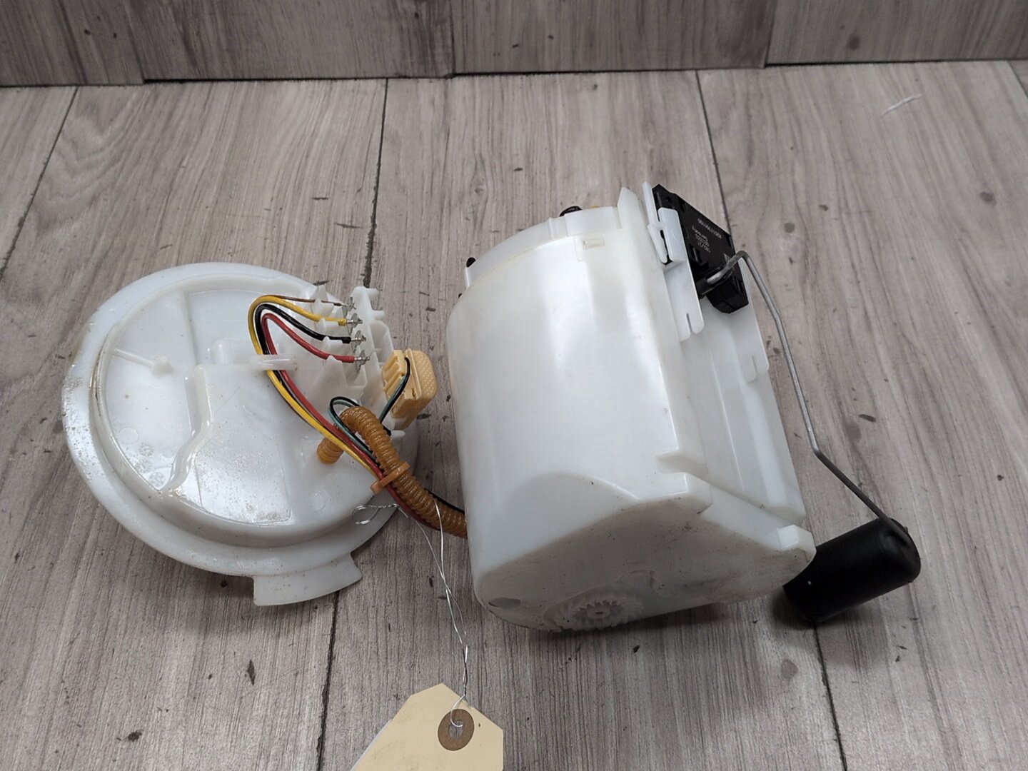 19-25 OEM BMW G05 G06 G07 X5 X6 X7 Rear Gas Tank Fuel Pump Sending Unit B58