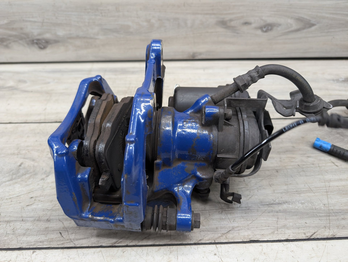 2018 - 2023 BMW X3 G01 Rear Left Driver Brake Caliper 6887409 B58B30M0