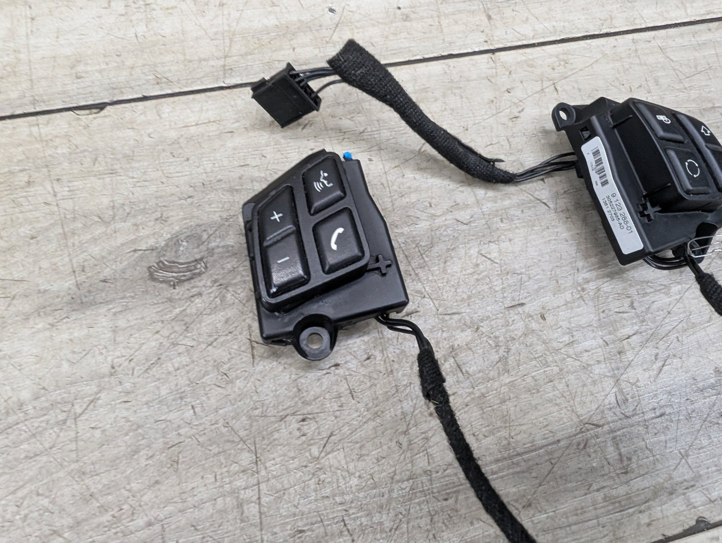 OEM BMW E82 E88 E90 E92 E93 Steering Wheel Multi Function Control Switch Module