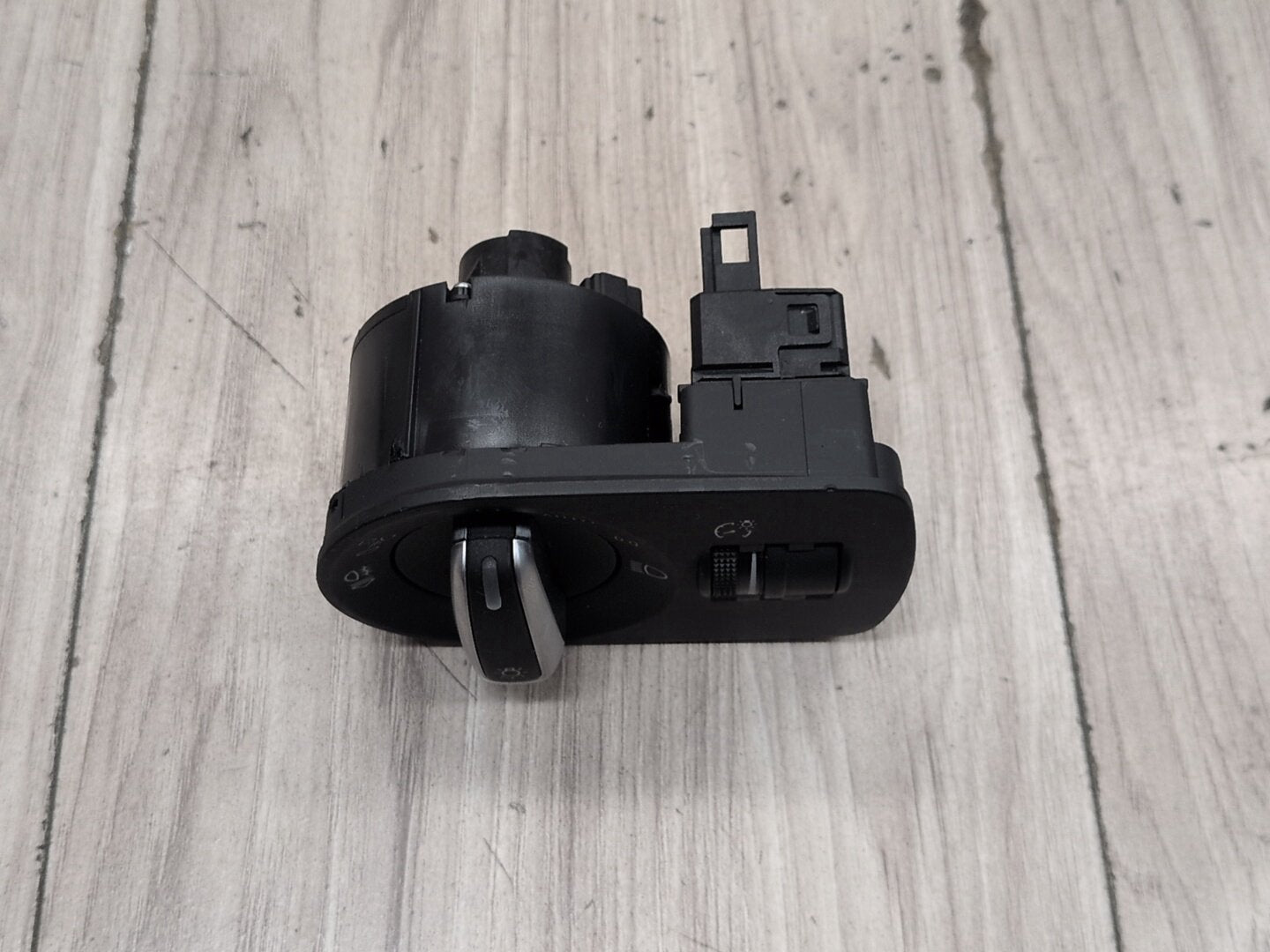 2015-2018 Audi Q3 8U Headlamp Switch 8P0919093