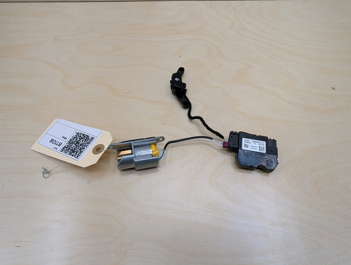 2018-2024 BMW X3 G01 Steering Wheel Heater Switch 6886924 OEM