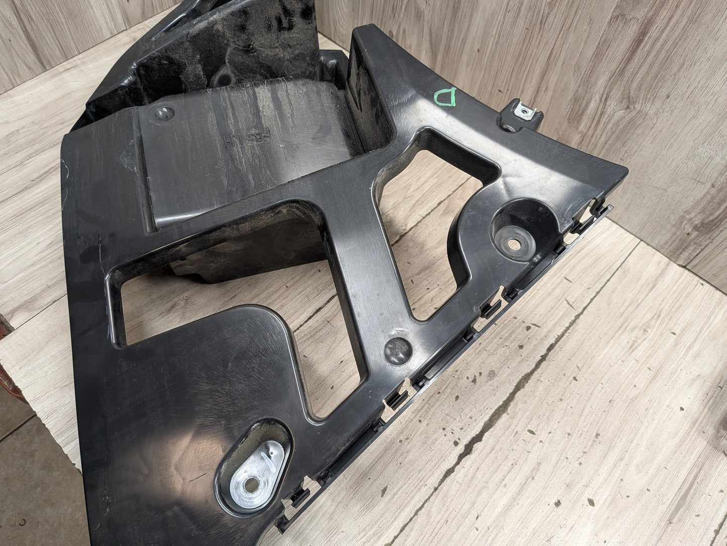 14-18 OEM BMW F85 X5M REAR Left Driver Side Bumper Bracket Guide Support Mount