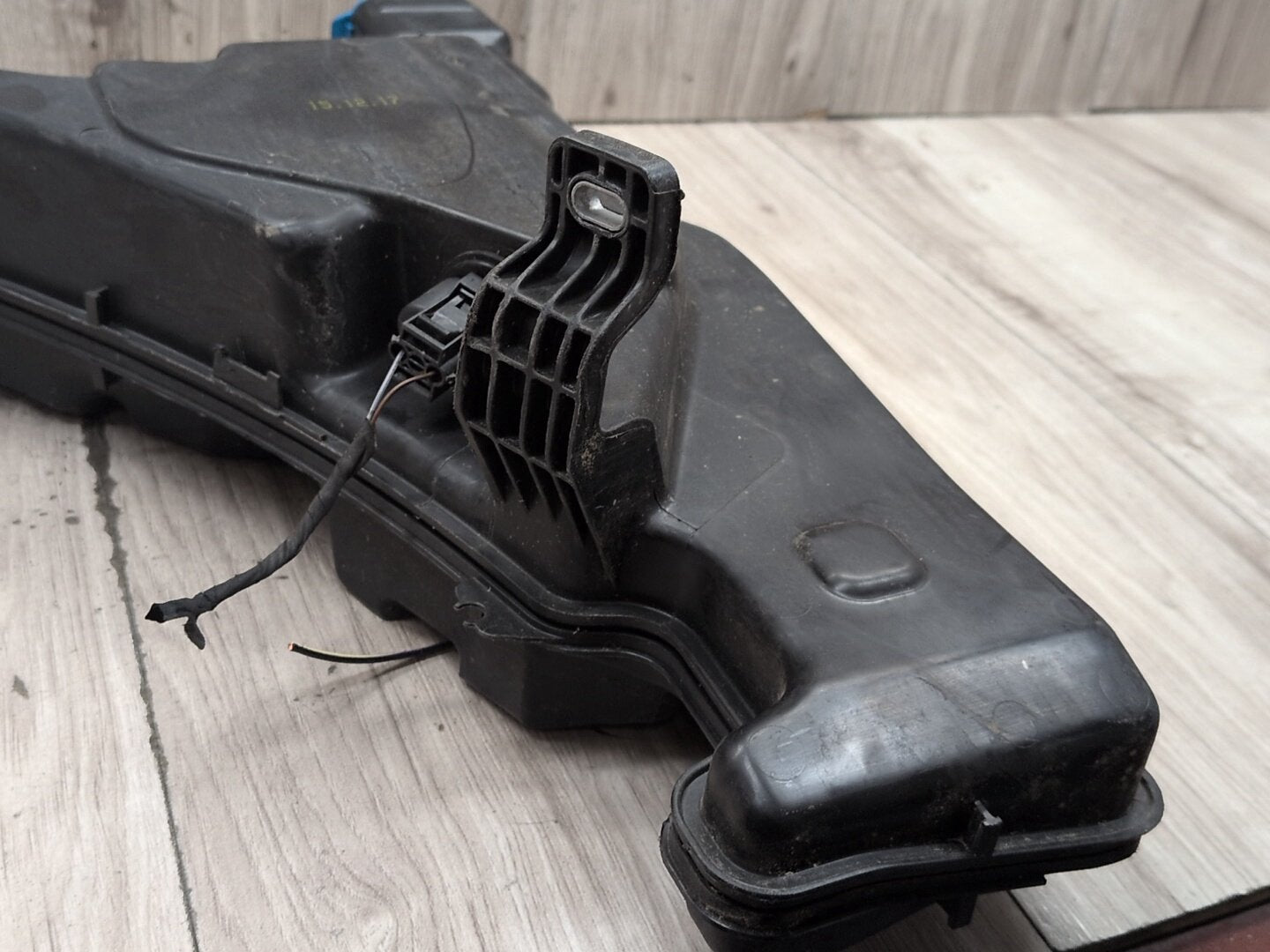 17-25 OEM Audi A4 S4 Windshield Washer Reservoir Tank Assembly 8W0955451L