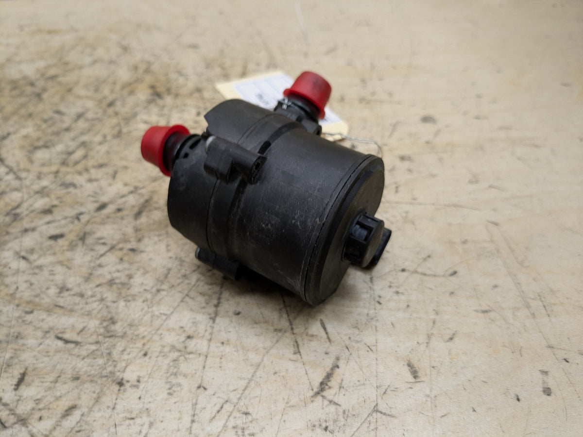 16-19 OEM BMW G11 G12 G30 M550 750 M760 Auxiliary Electric Coolant Water Pump