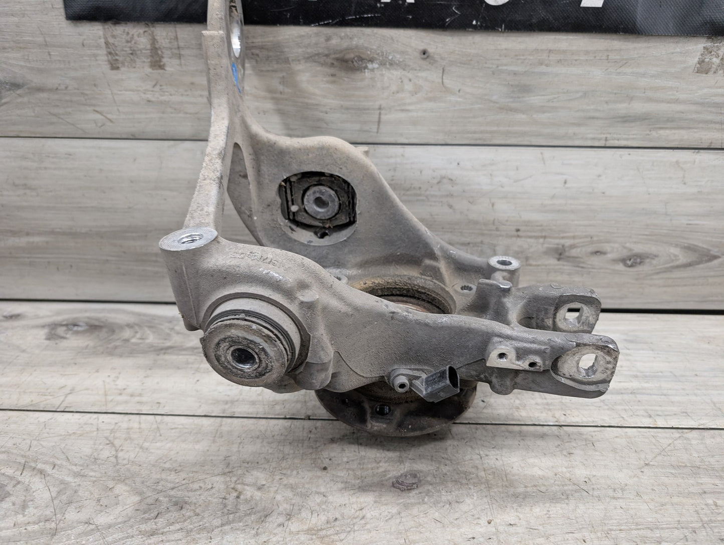 2008 - 2017 Audi S5 8T Rear Right Passenger Spindle Knuckle w/ Bearing 8K0505436A