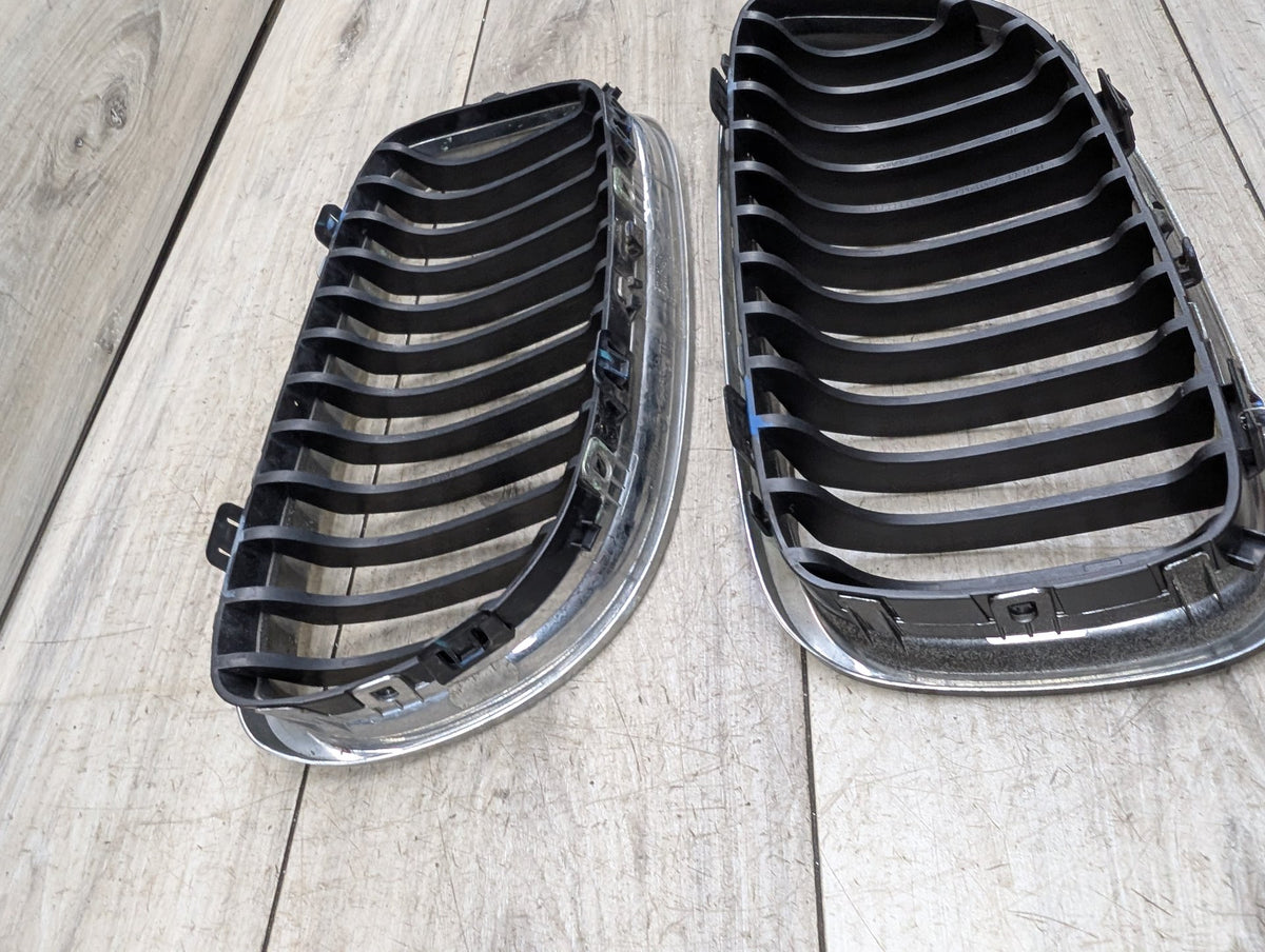 2006-2011 BMW 328i E90 Front Left Right Upper Bumper Cover Kidney Grilles SET 7201967