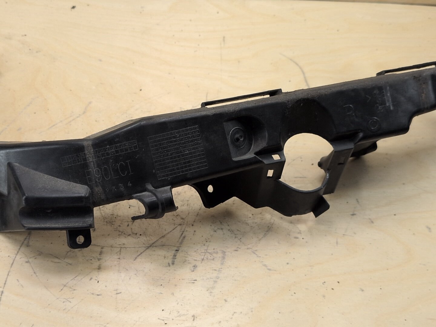 09-11 BMW E90 335 LCI Front Right Passenger Headlight Arm Bracket Mount Plastic