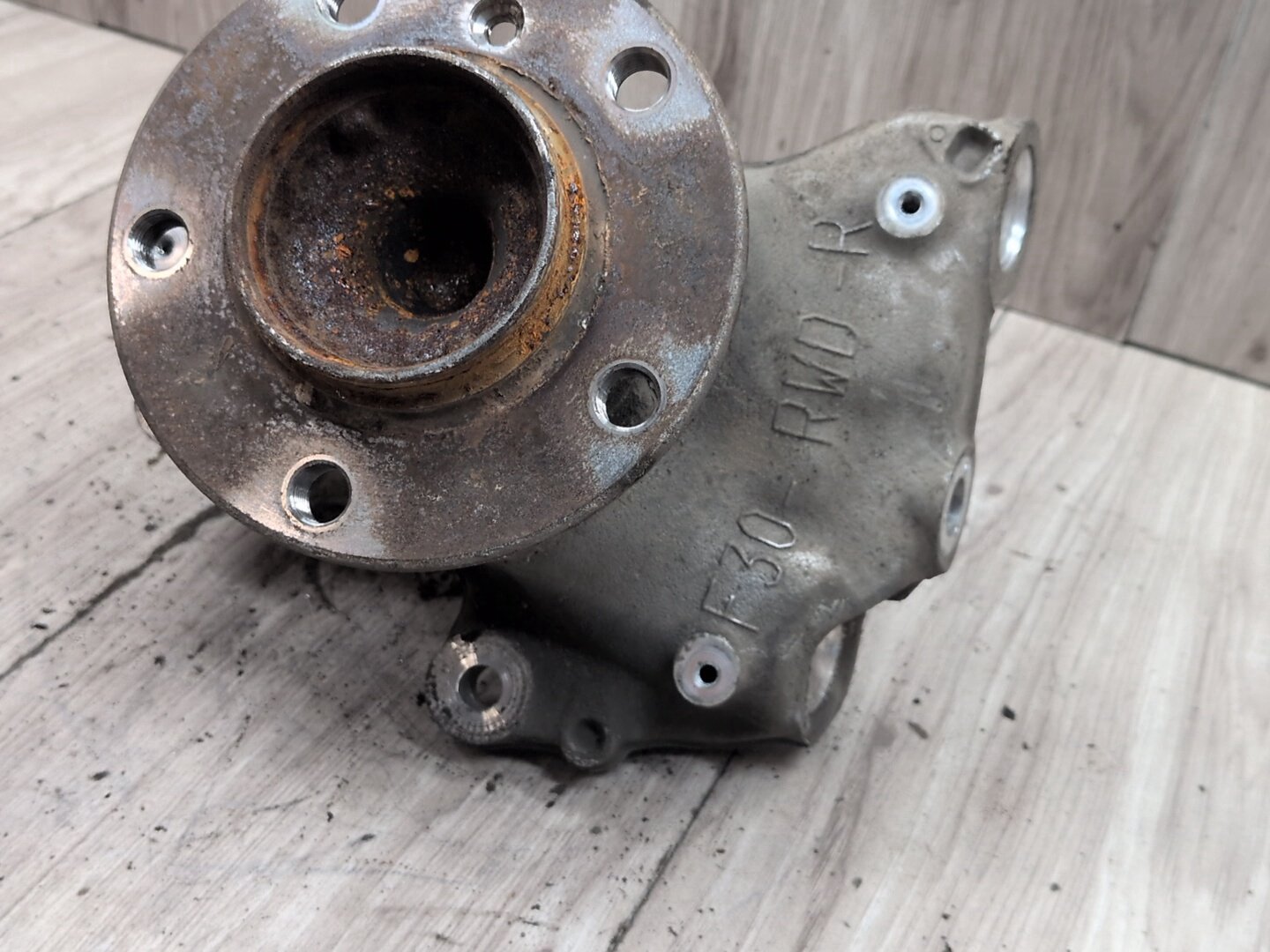 12-18 OEM BMW F30 F31 Sedan RWD Front Right Hub Knuckle Wheel Bearing Carrier