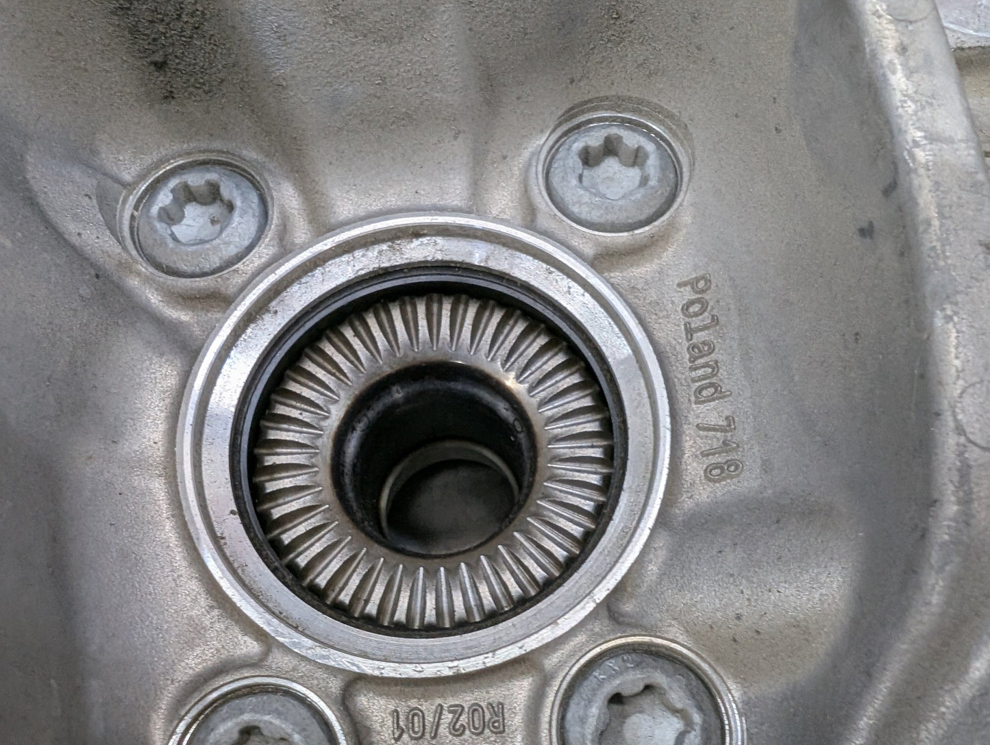 21-25 OEM BMW G22 G23 430 M440 REAR Right Passenger Knuckle Hub Spindle Bearing