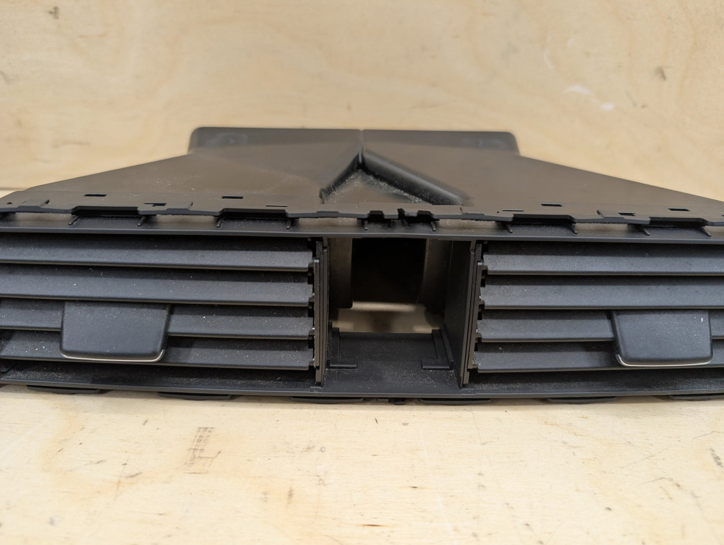 06-13 OEM BMW E90 E91 E92 E93 M3 Dashboard Center AC Air Vent Grille Trim