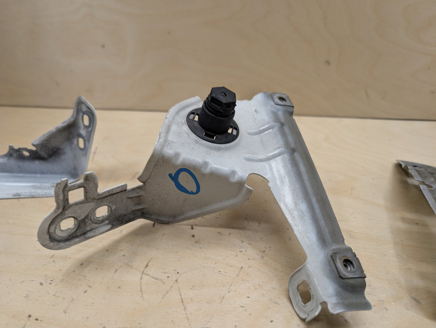 2011-2016 BMW X3 F25 Front Left Driver Fender Brackets SET 7267327