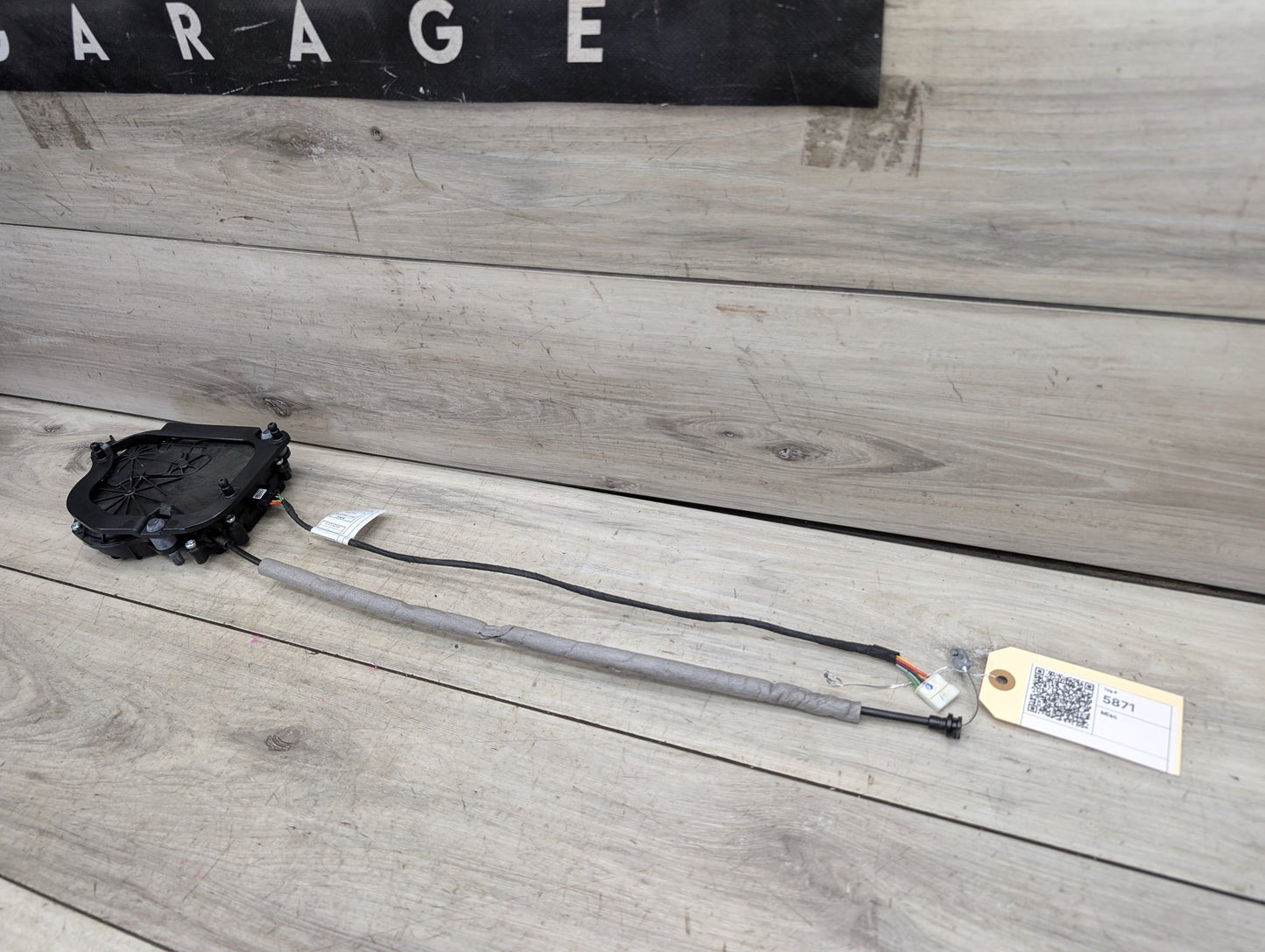 2016-2022 BMW 750Li G12 Liftgate Trunk Lid Liftgate Lock Latch Actuator 7357097