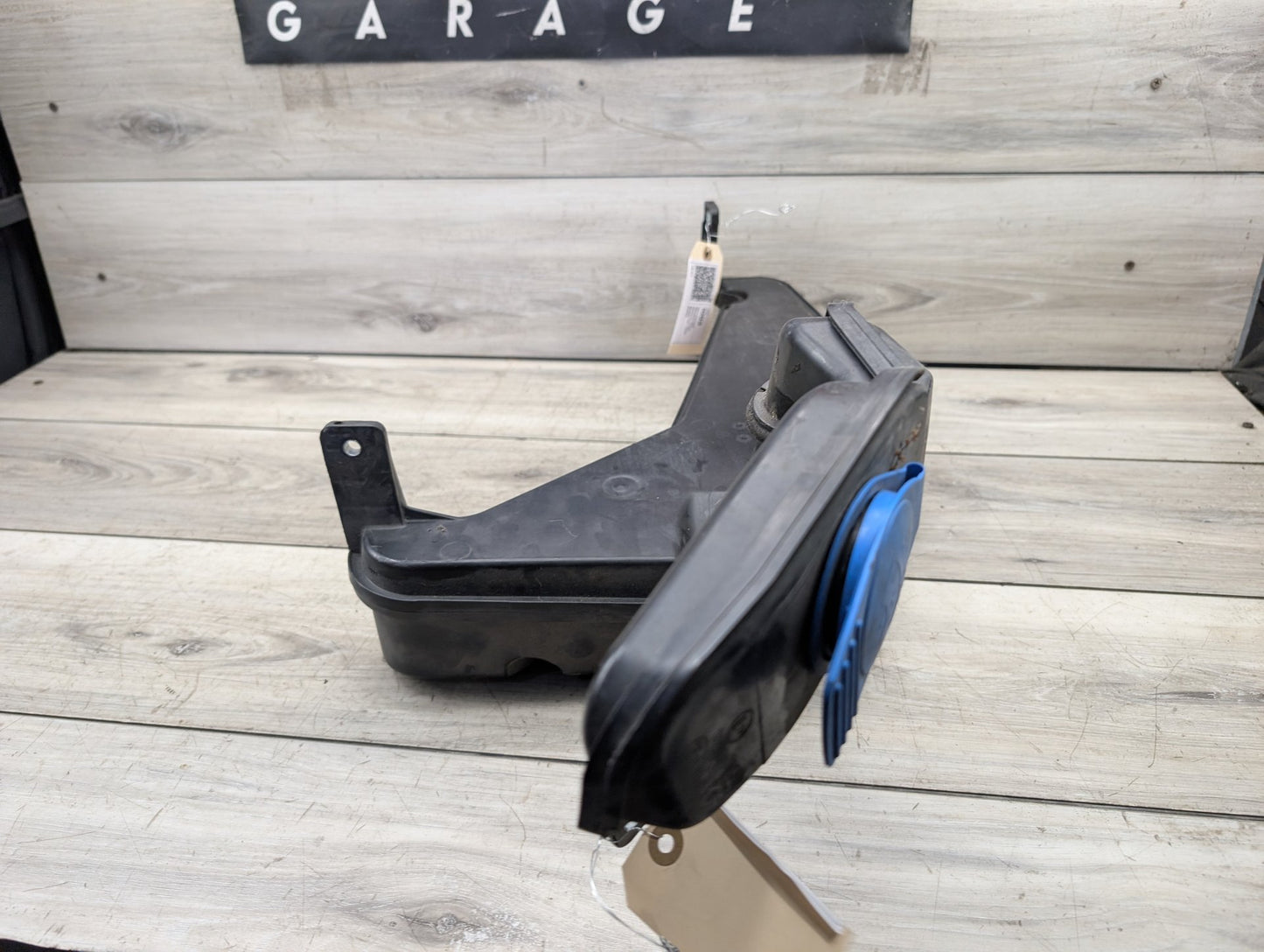 2009 - 2017 Audi Q5 8R Windshield Reservoir Tank Assembly 8R0955453B EA888