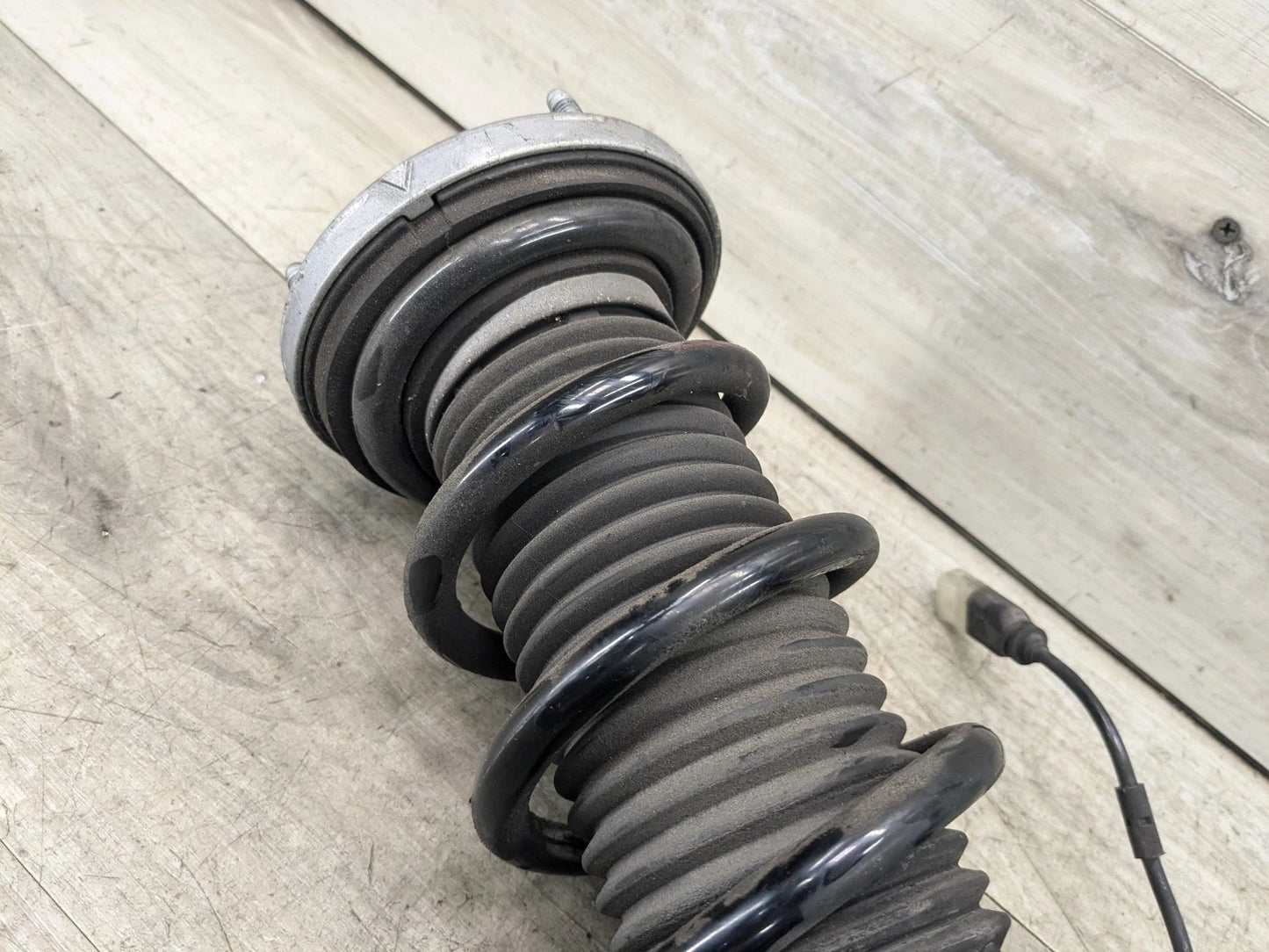 17-23 OEM BMW G30 M550 Rear Right Passenger Side Spring Strut Shock Absorber VDC