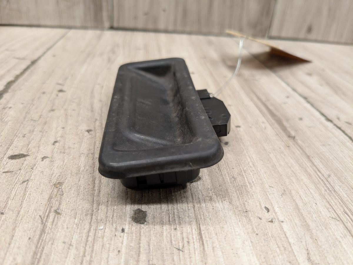 2022-2026 BMW 430i G26 Liftgate Trunk Lid Release Handle Switch 8492533 OEM