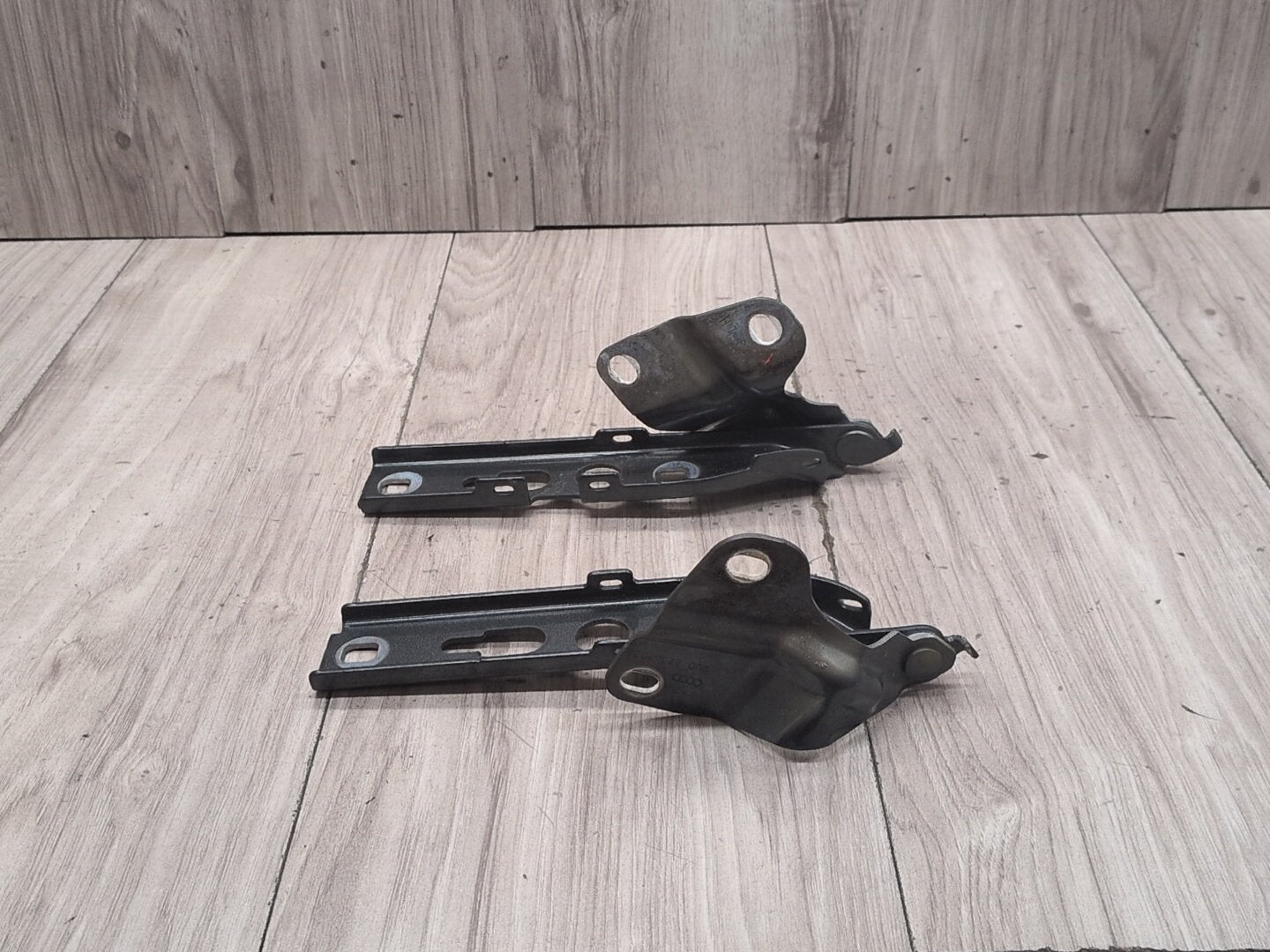 2015-2018 Audi Q3 8U Hood Bonnet Hinges SET 8U0823302