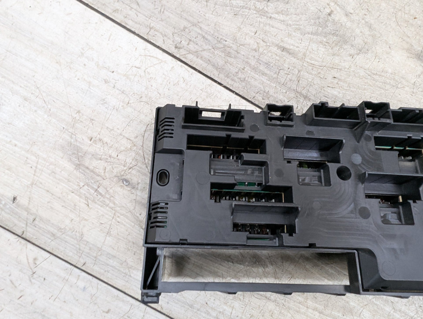 2011-2016 BMW 535i F10 Front Power Distribution Fuse Box 9210861