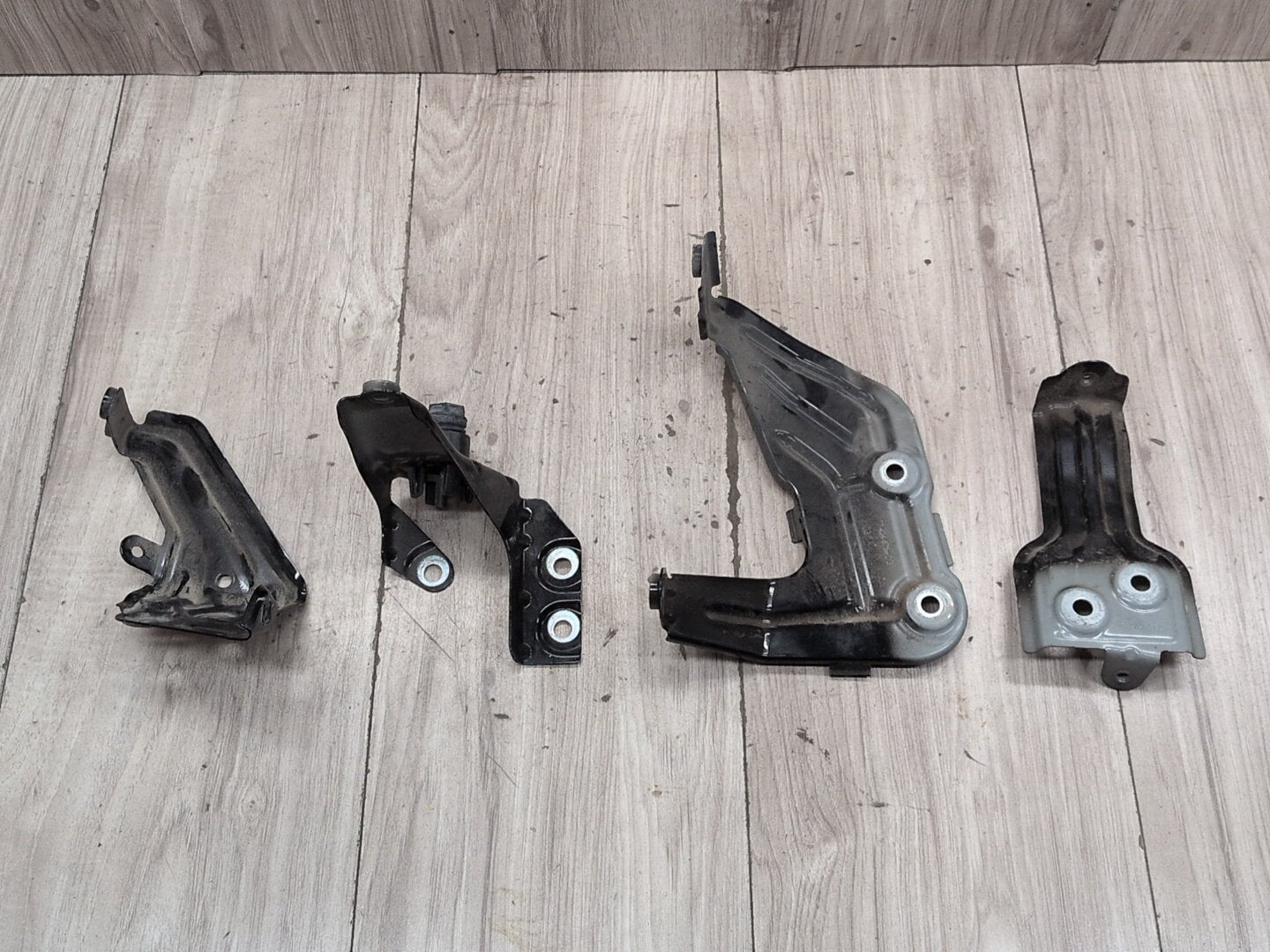 18-24 OEM BMW G01 G02 F97 X3 X4 Right Passenger Fender Wing Holder Bracket SET