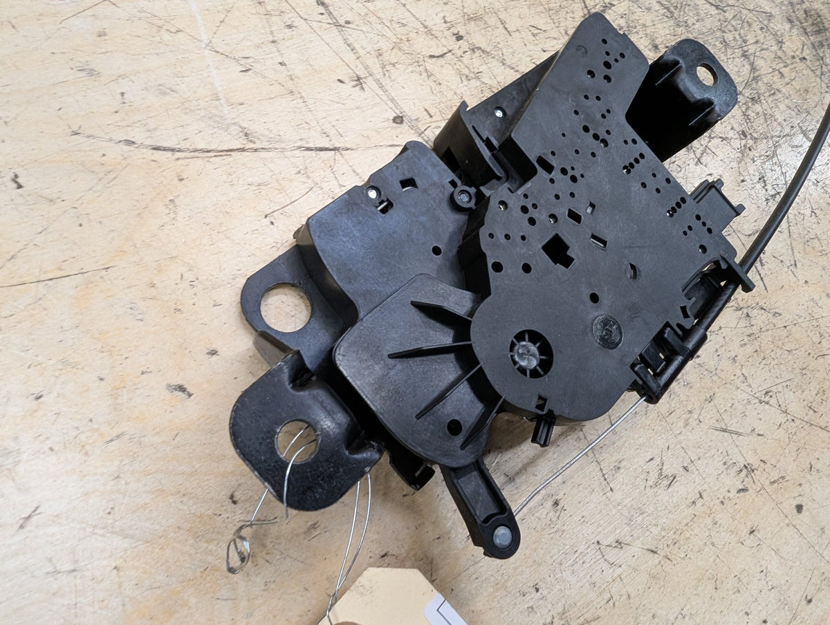 OEM BMW F44 F90 G20 G22 G26 G30 G42 G80 G82 Trunk Lid Latch Lock Opener Actuator