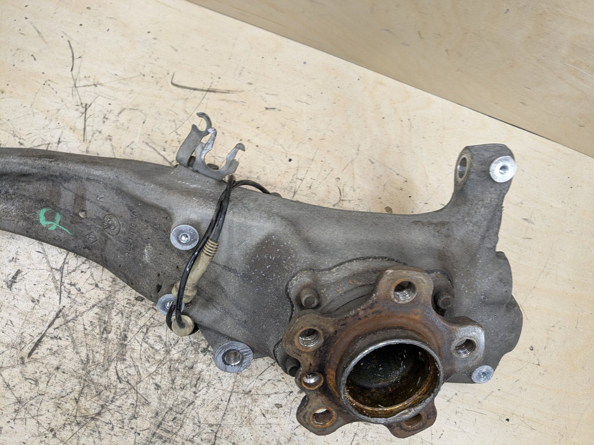 16-19 OEM BMW G11 G12 740 750 RWD Front Right Passenger Spindle Knuckle Bearing