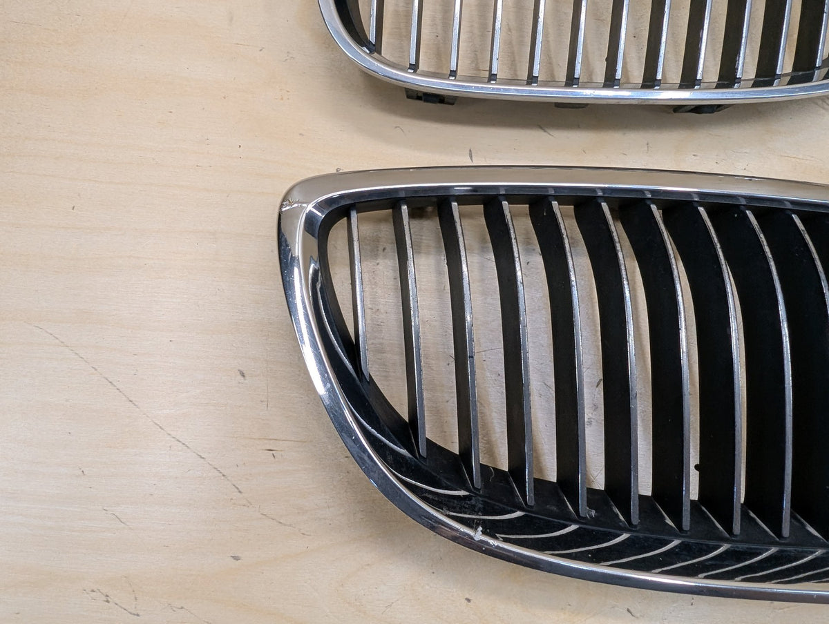 2007-2013 BMW 328i E93 Front Left Right Upper Bumper Cover Kidney Grilles SET 7157277