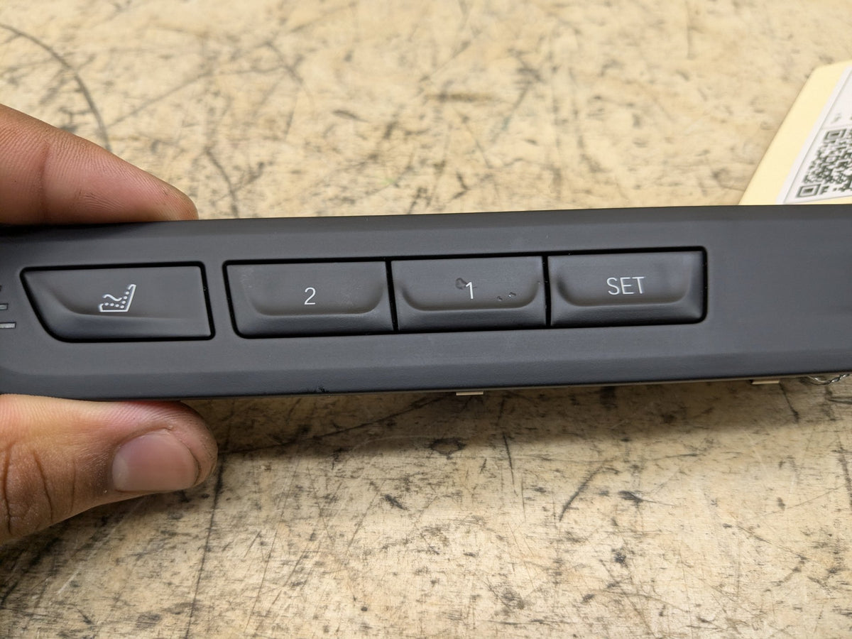 2018-2023 BMW M550i G30 Front Left Driver Seat Memory Switch 6826755 OEM