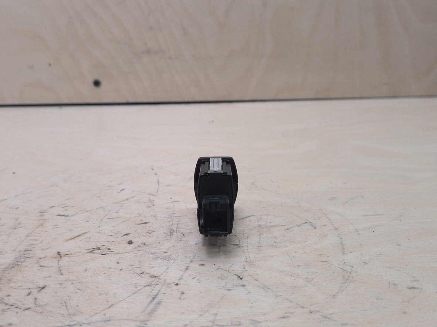 2011-2016 BMW X3 F25 AUX/ USB Charger Port Socket 9161896