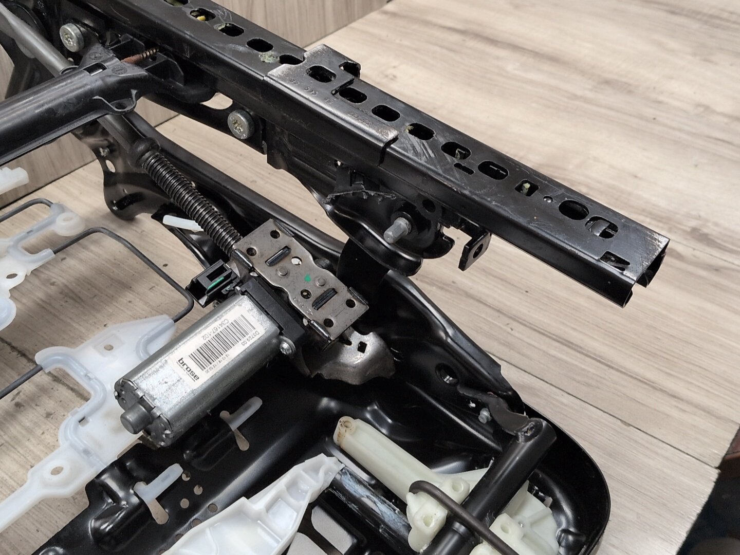 2019 - 2026 BMW X5 G05 Front Left Driver Seat Lower Track Frame Assembly 7459217 N63B44M3