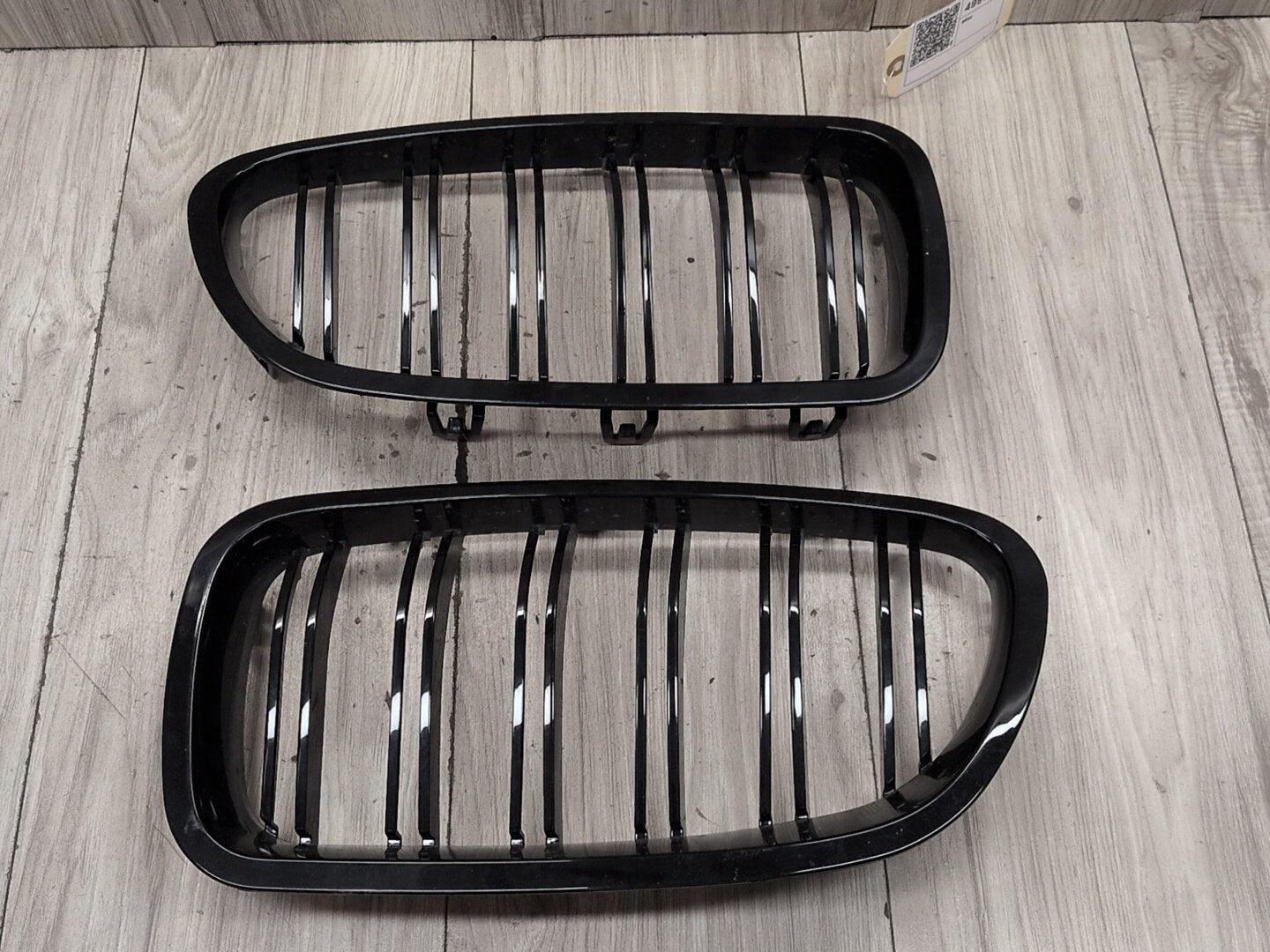 2011 - 2016 BMW 535i F10 Front Left Right Upper Bumper Cover Kidney Grilles SET 7412323 N55B30A