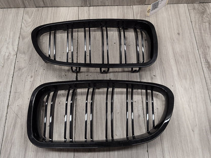 2011 - 2016 BMW 535i F10 Front Left Right Upper Bumper Cover Kidney Grilles SET 7412323 N55B30A