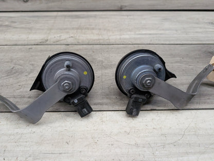 2018 - 2023 BMW X3 G01 Alarm Horns SET 7404430 B58B30M0