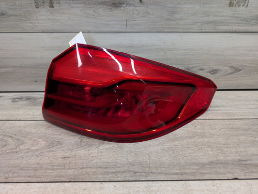 17-20 OEM BMW F90 G30 530 540 M550 M5 Rear Passenger Side Outer Tail Light