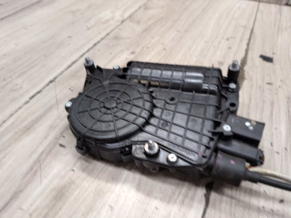 2011-2016 BMW M5 F10 Rear Right Passenger Door Latch Lock Actuator 7154516 OEM