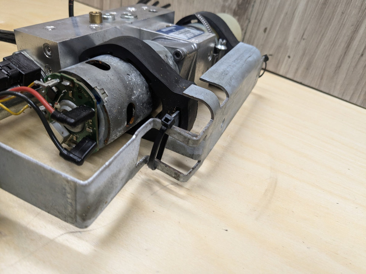 2009-2011 Mercedes-Benz SLK-Class R171 Convertible Pump Motor A1718000030 OEM