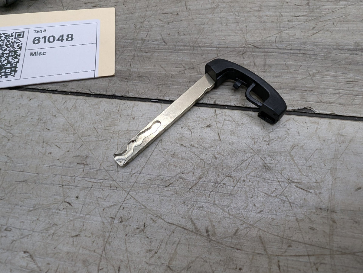 2011-2016 BMW 535i F10 Front Left Driver Key Lock Mechanism w/ Key 7265083 OEM