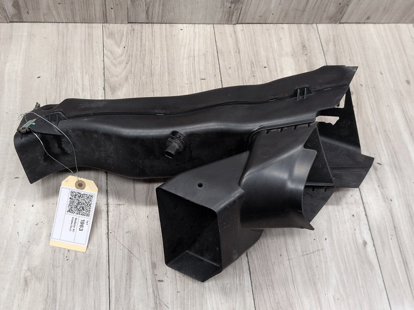 15-18 OEM BMW F85 F86 X5M X6M Front Bumper Left Driver Radiator Air Duct Vent
